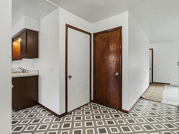5th image of 5381 Thayer Ave