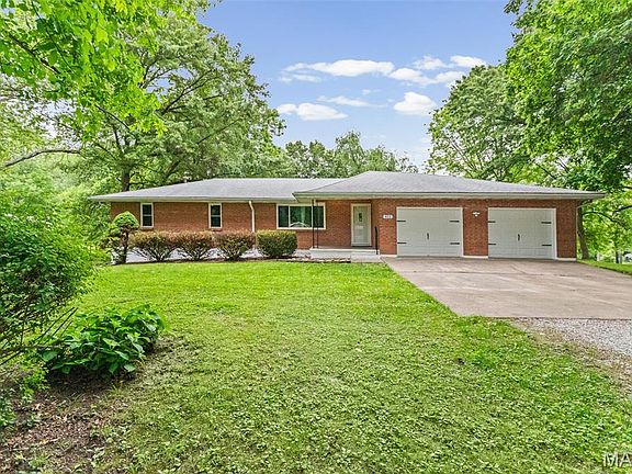 3rd image of 411 E Roosevelt Dr