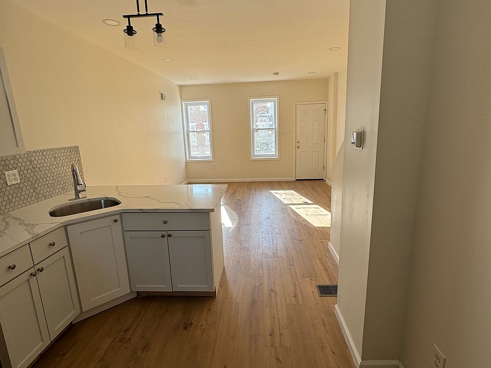 1st image of 1105 W 2nd St