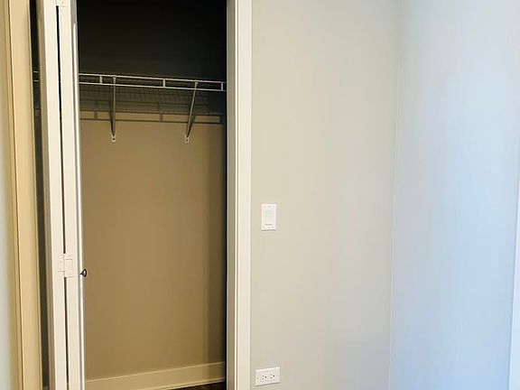 5th image of 3176 S Archer Ave #402