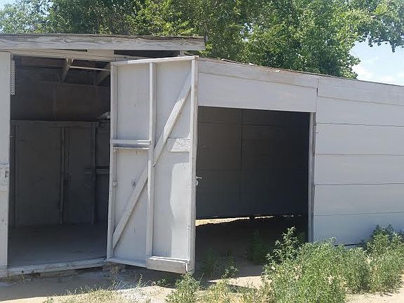 3rd image of 5441 Lupin Dr