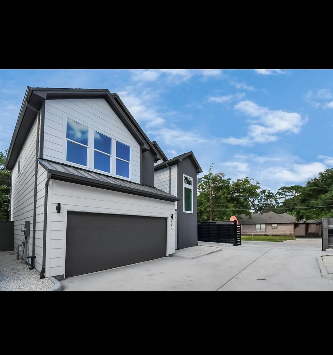 Building Photo - 6555 Sealey St