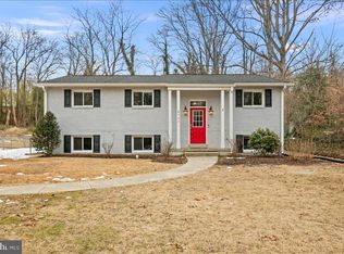 8711 Millbrook Pl, Alexandria, VA 22309