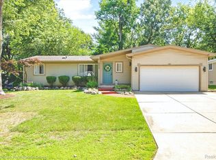 2405 Keith Rd, West Bloomfield, MI 48324