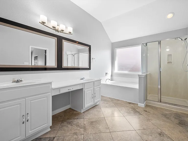 2204 Windcastle Dr — Photo 27