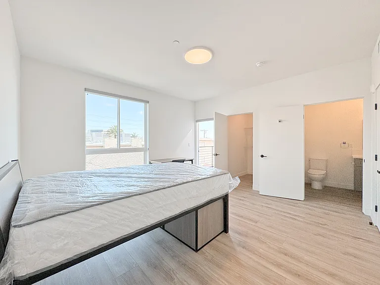 1743 Armacost Ave — Photo 54