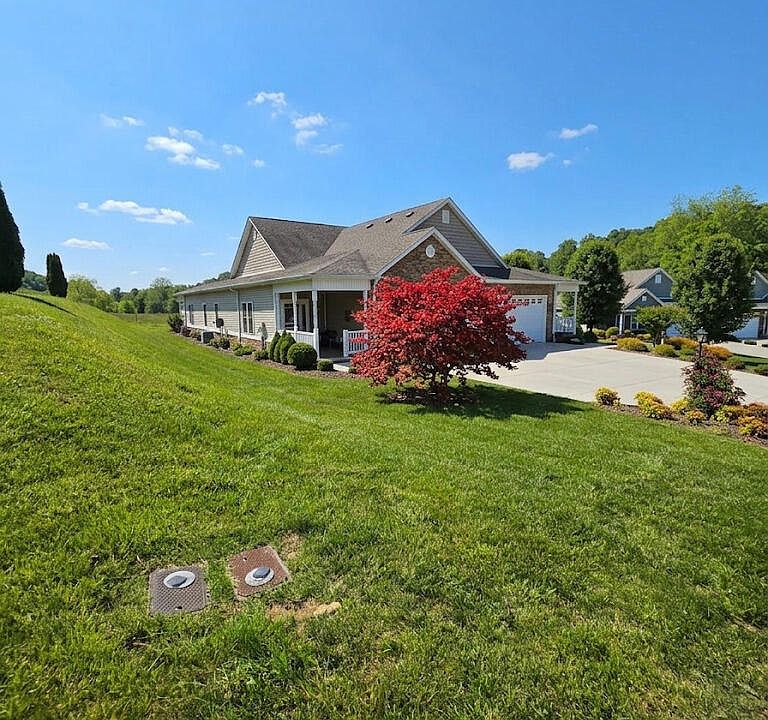 1st image of 11579 Meadowood Dr #6A