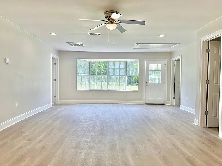 28577 Winchester Ln — Photo 5