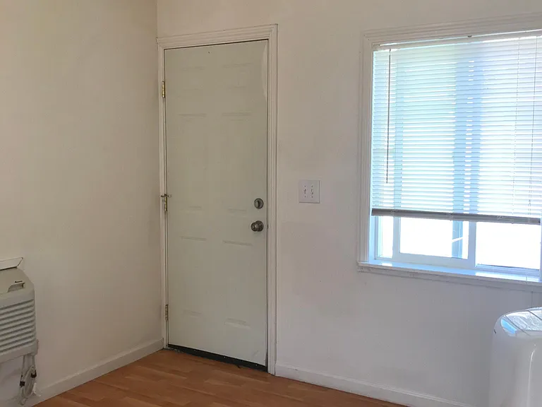 3486 Lakeshore Blvd #5 — Photo 11