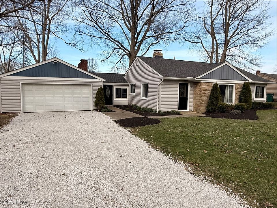 1st image of 523 Atterbury Blvd