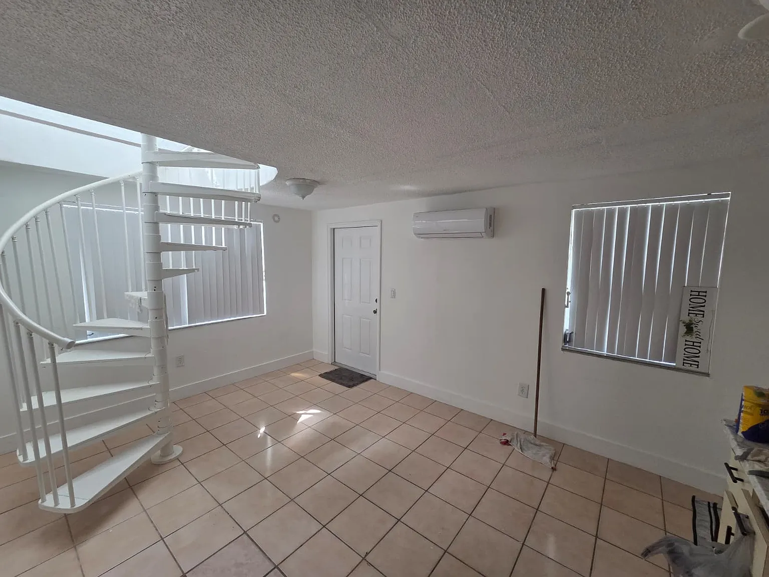 4 bed, $3,500 — Photo 2