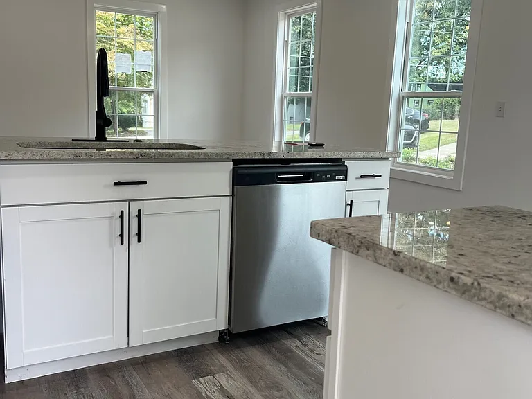 2390 Beecher Rd SW — Photo 3