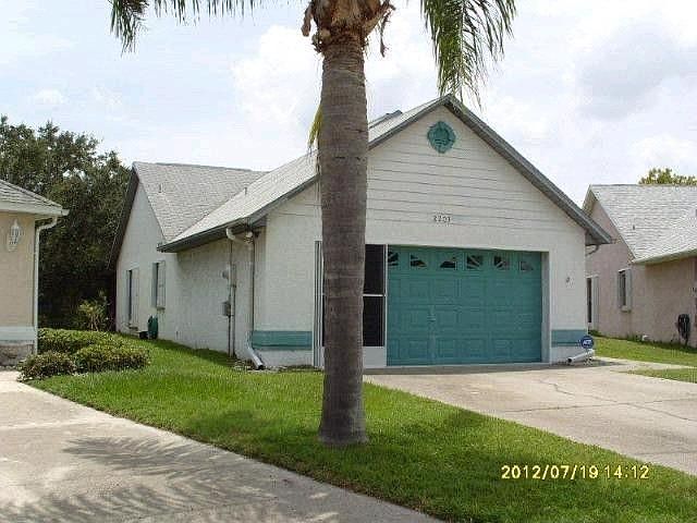 2nd image of 2203 Breezy Cir
