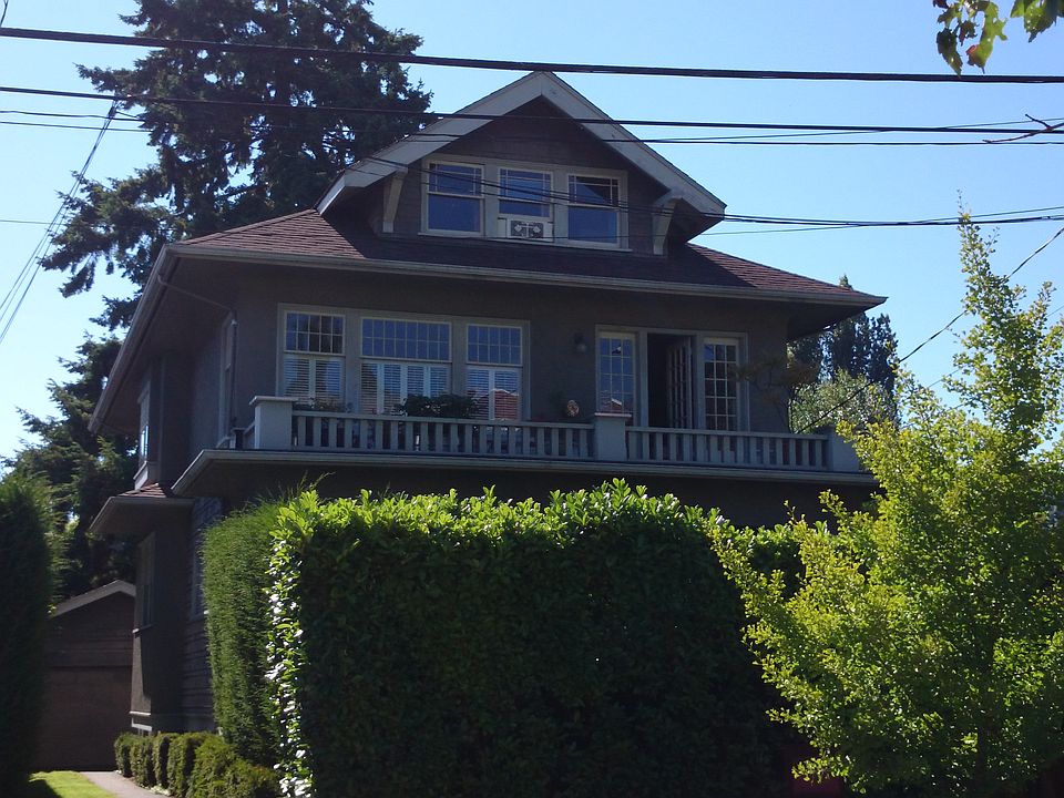2nd image of 919 Federal Ave E