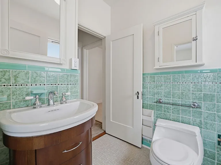 1530 Miramar Dr — Photo 9