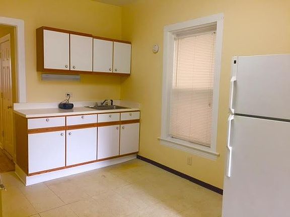 5th image of 3722 S Wolcott Ave #1