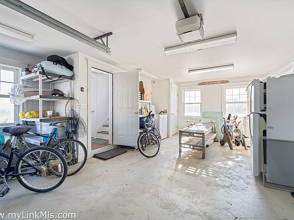 5th image of 100 Baxter Rd