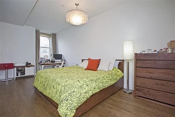 Sold by I & I New York | media 6