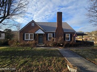 361 Joslyn Ave, Pennington Gap, VA 24277