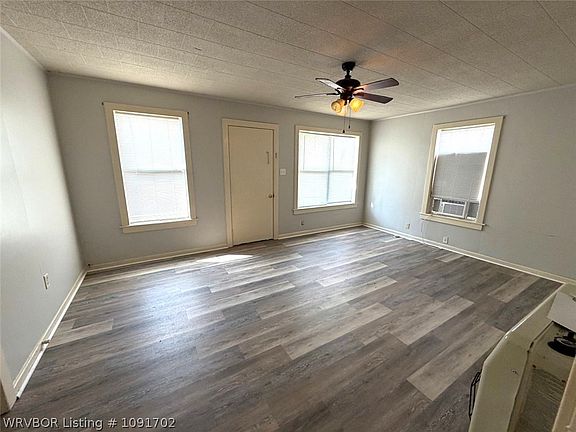 5th image of 218 Maple Shade Rd