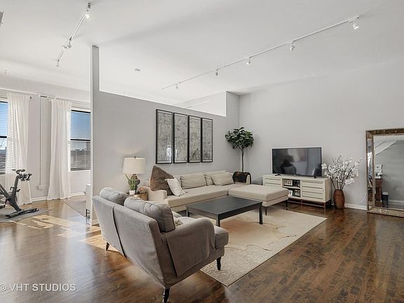 2nd image of 400 N Racine Ave APT 202