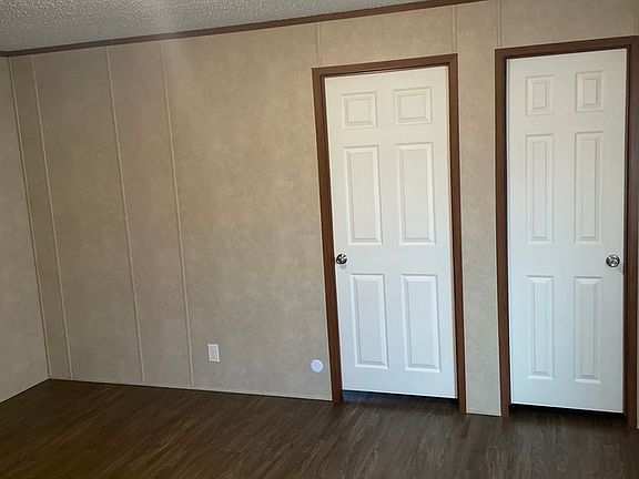 4th image of 2594 Samuel Dr