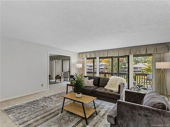 4th image of 553 Crowfields Ln