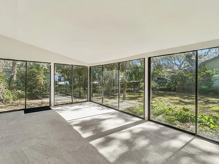5710 Kenwood Ave — Photo 20