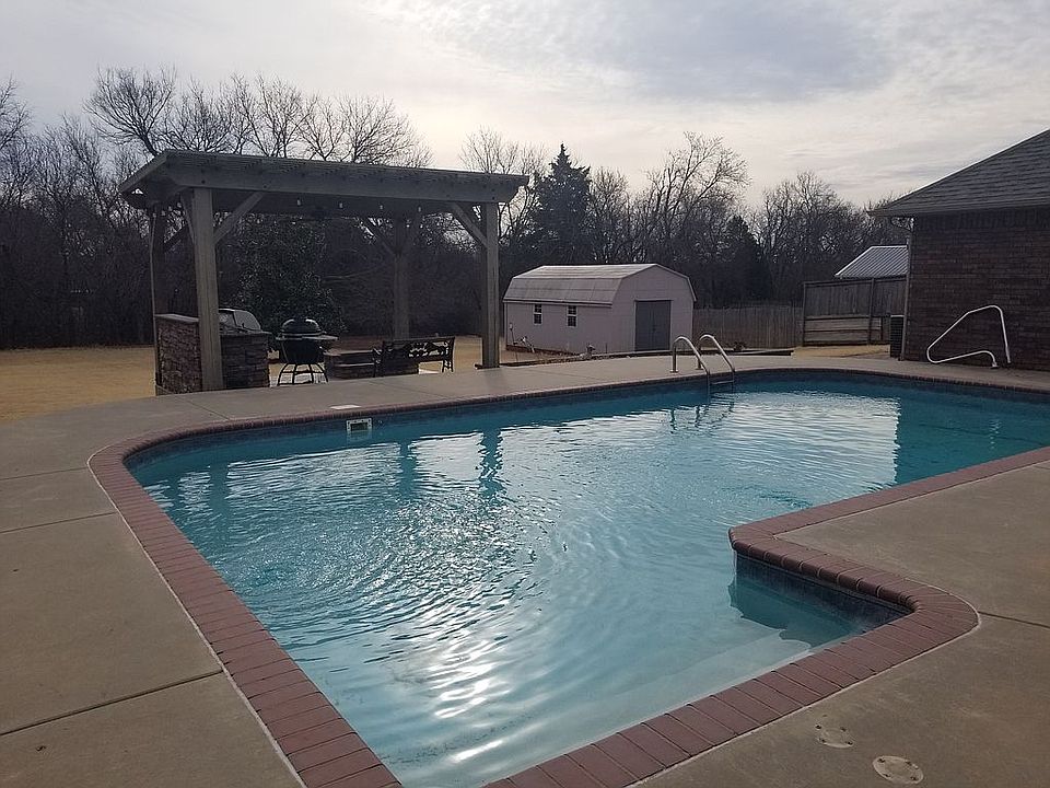 1st image of 204 S Wyndemere Lakes Dr
