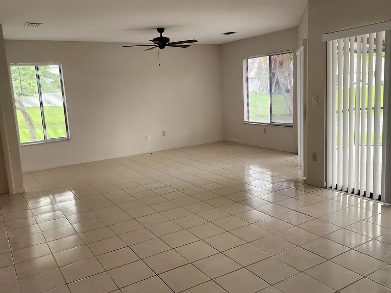 9712 Saratoga Park Ct — Photo 8