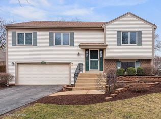 275 Hill Ave, Bartlett, IL