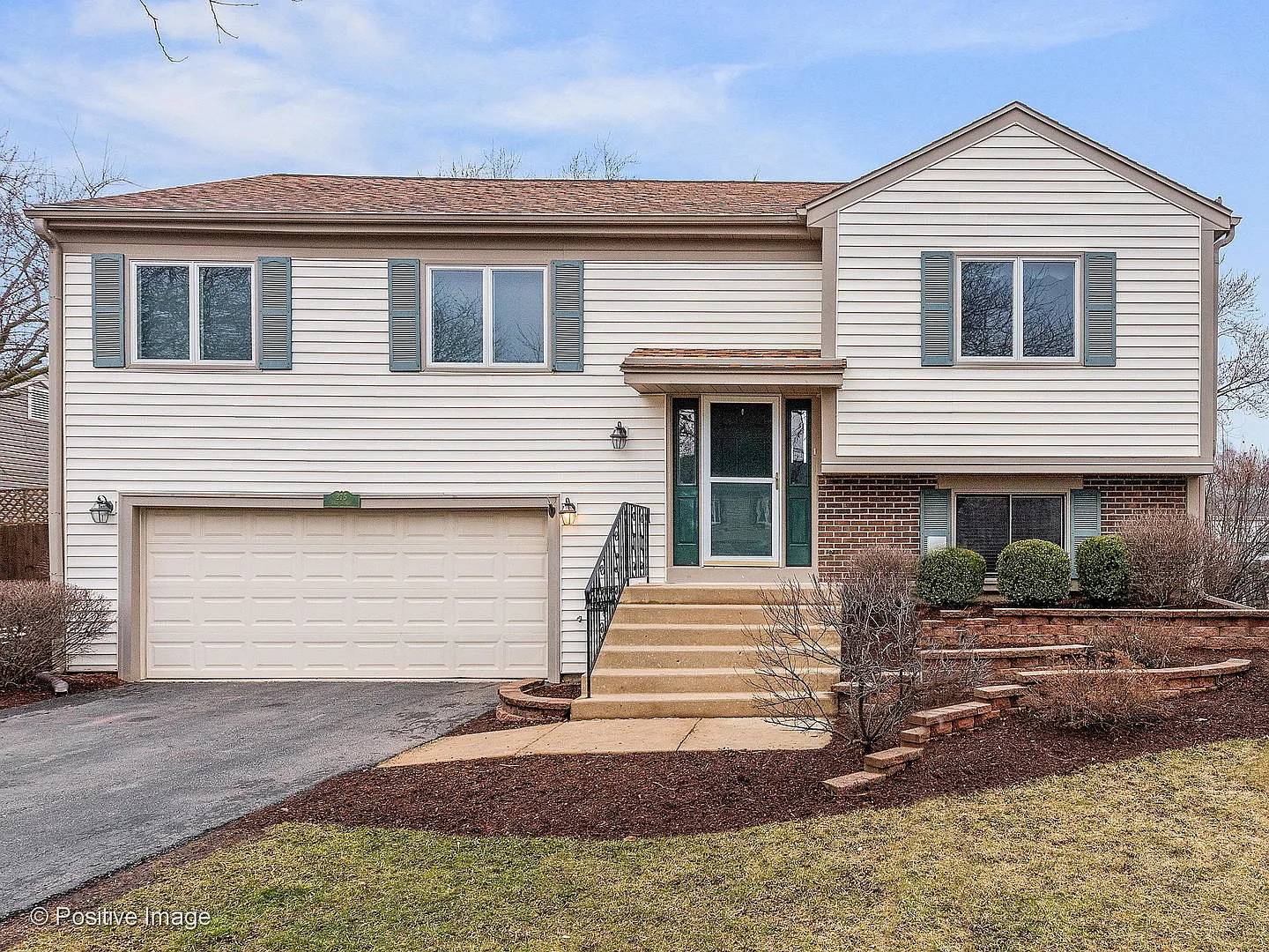 275 Hill Ave photo 1