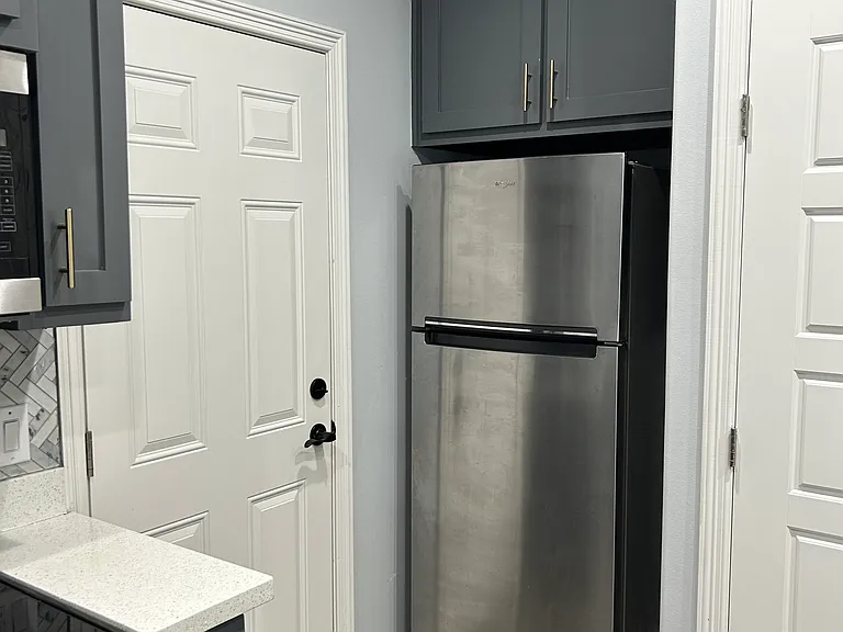 5801 Nightingale Ave #3 — Photo 5