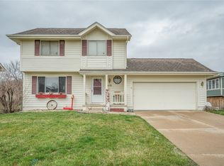 415 Bel Aire Dr, Waukee, IA 50263