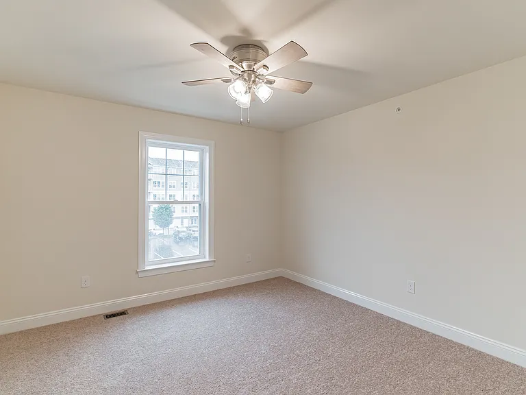 100 Village Station Cir — Photo 9