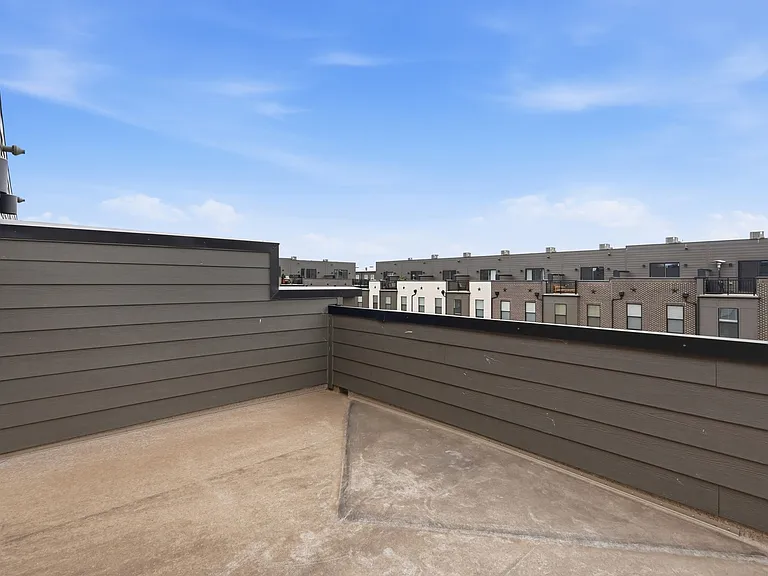 153 Locke St — Photo 37