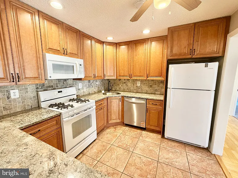 47 Mendrey Ct — Photo 11