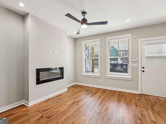 4th image of 1095 Tucker Ave #503