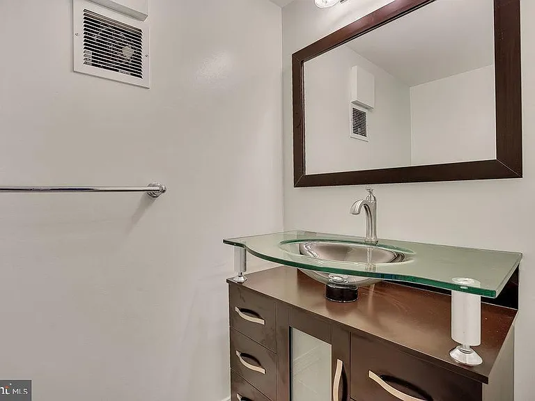 111 Park Pl — Photo 18