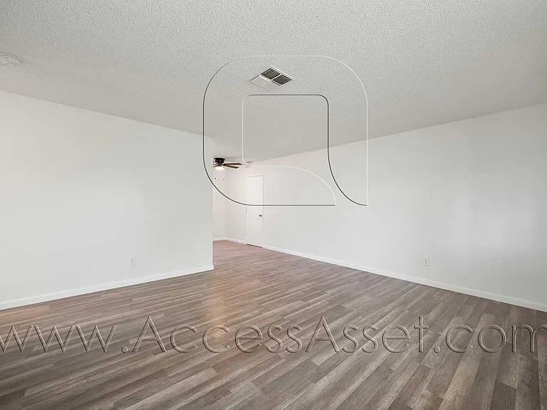 14710 Mesa St — Photo 3