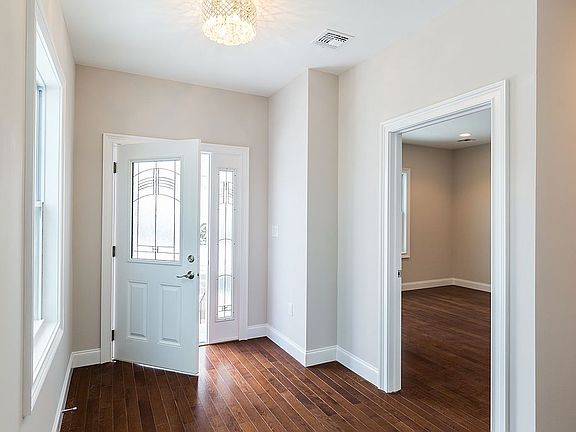 Foyer.