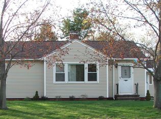 8 Crown St, Clinton, MA 01510