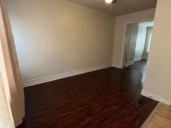 4th image of 2521 S 68th St