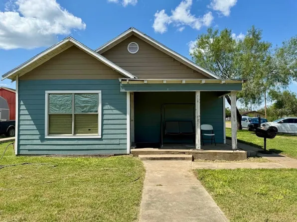 512 E Kohler St, Hebbronville, TX 78361