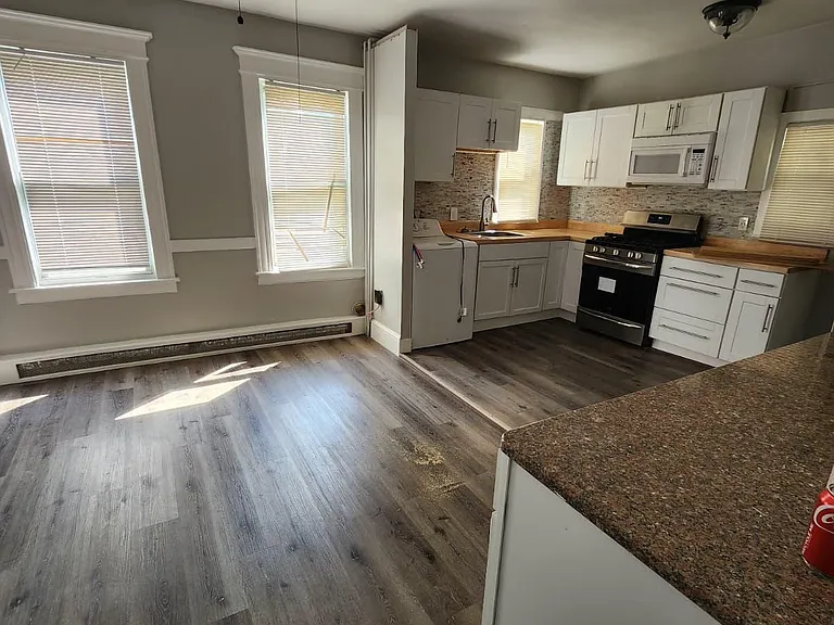 127 Congress Ave #1 — Photo 12