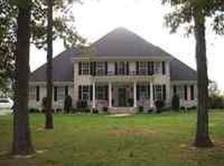 111 Bridlewood Dr, Murray, KY 42071