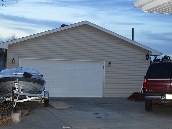 Detached Garage