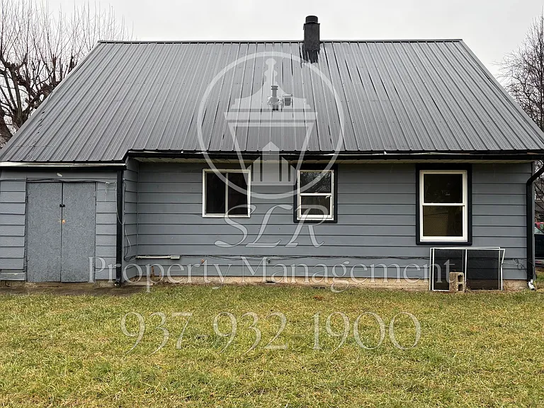 1029 Blakley Dr — Photo 1