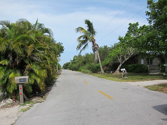 3rd image of Canal Dr