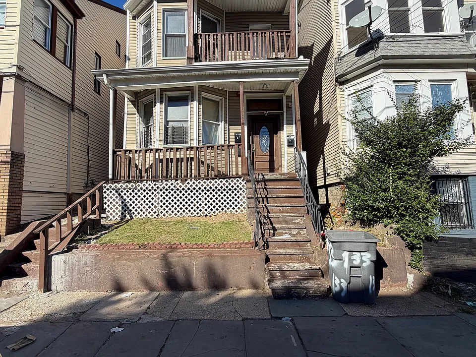 133 12th Ave